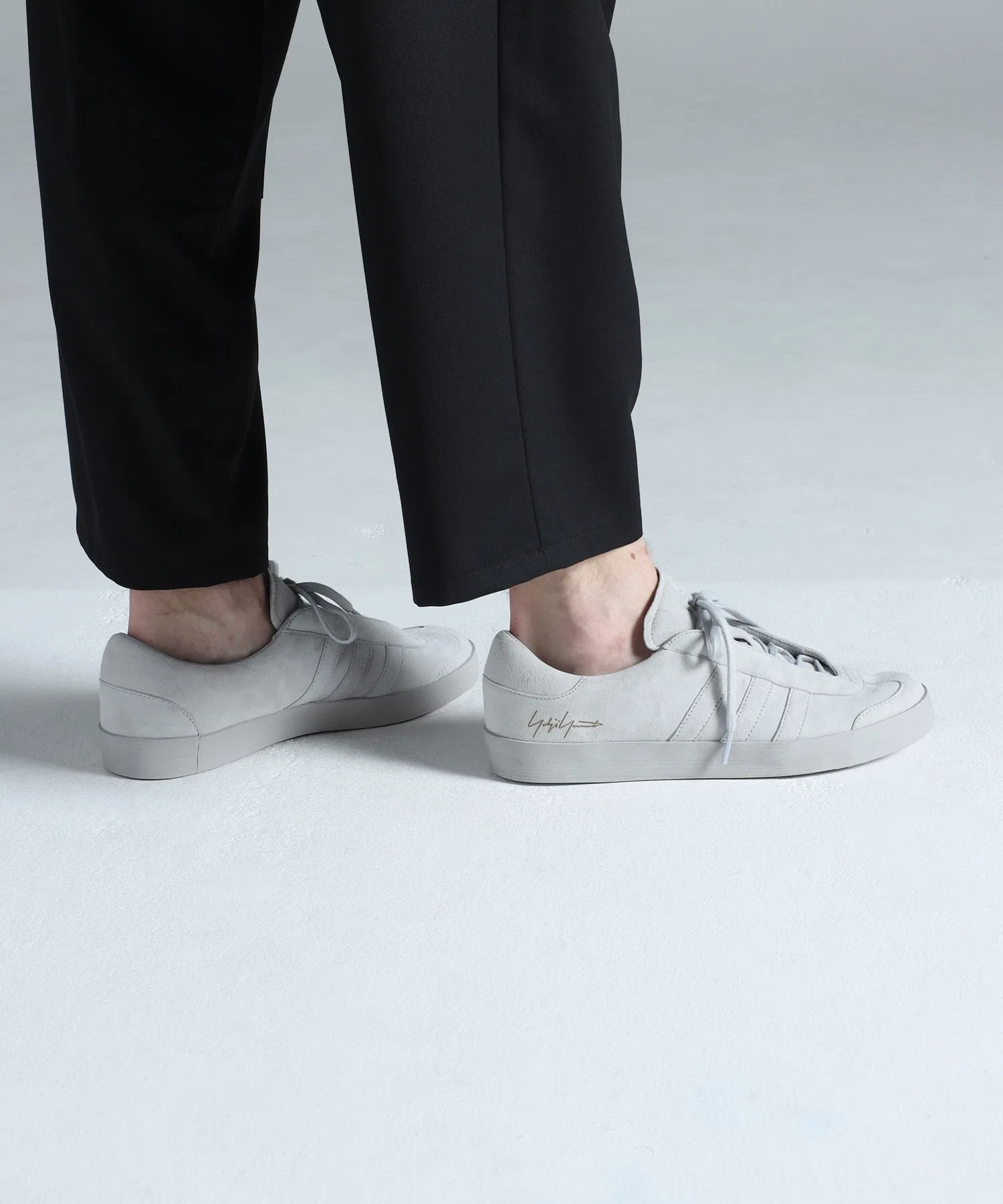 Унисекс кроссовки из замши Y-3 GAZELLE серые — фото 2
