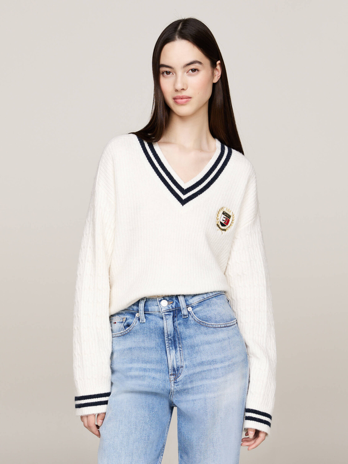 

Свитер Tommy Jeans Regular Fit, белый