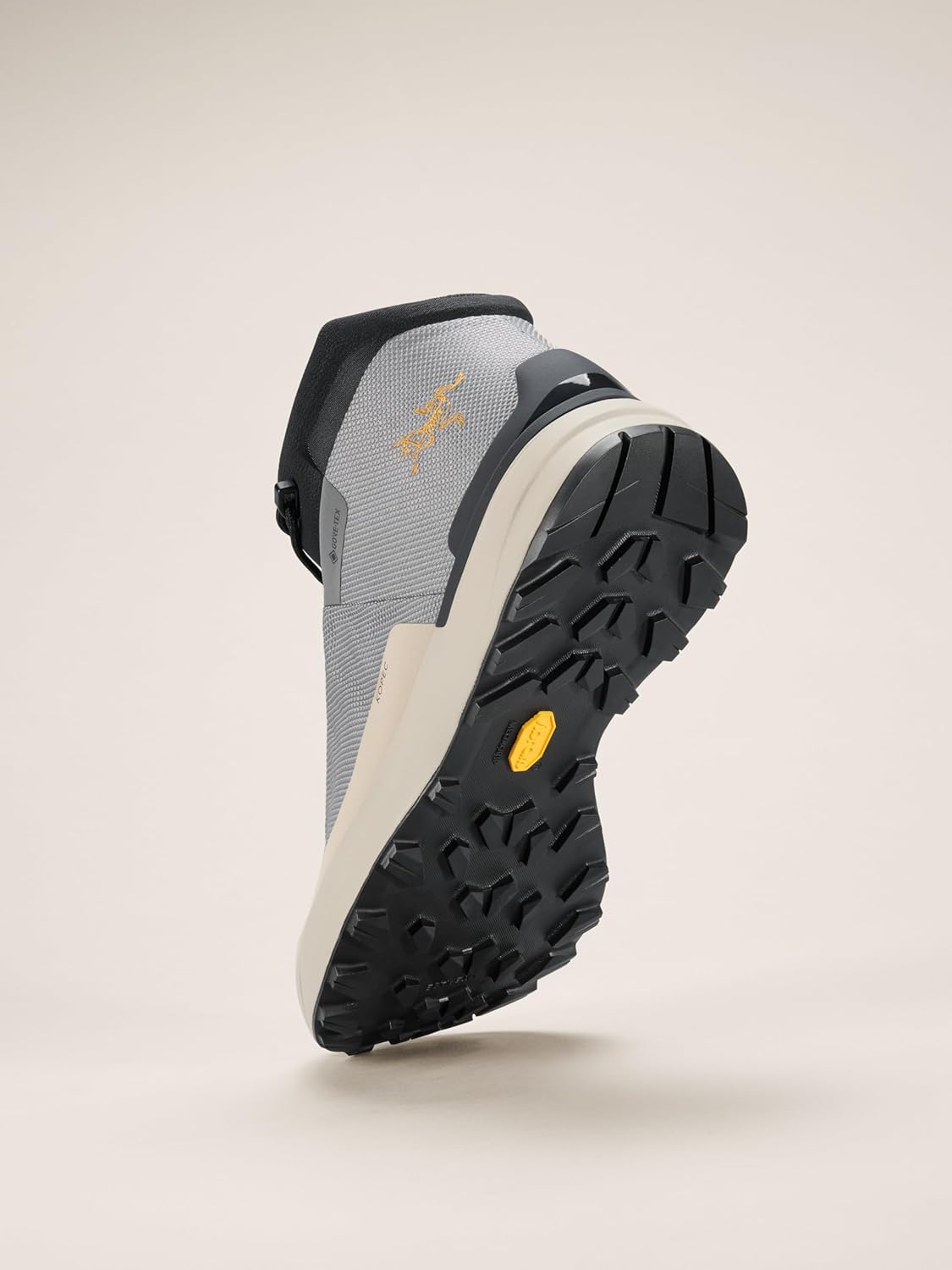 Ботинки Arc'teryx Kopec Mid GTX для мужчин, Средние туристические и походные мужские обувь, Подошва Megagrip - водонепроницаемые, Void/Rune — фото 3
