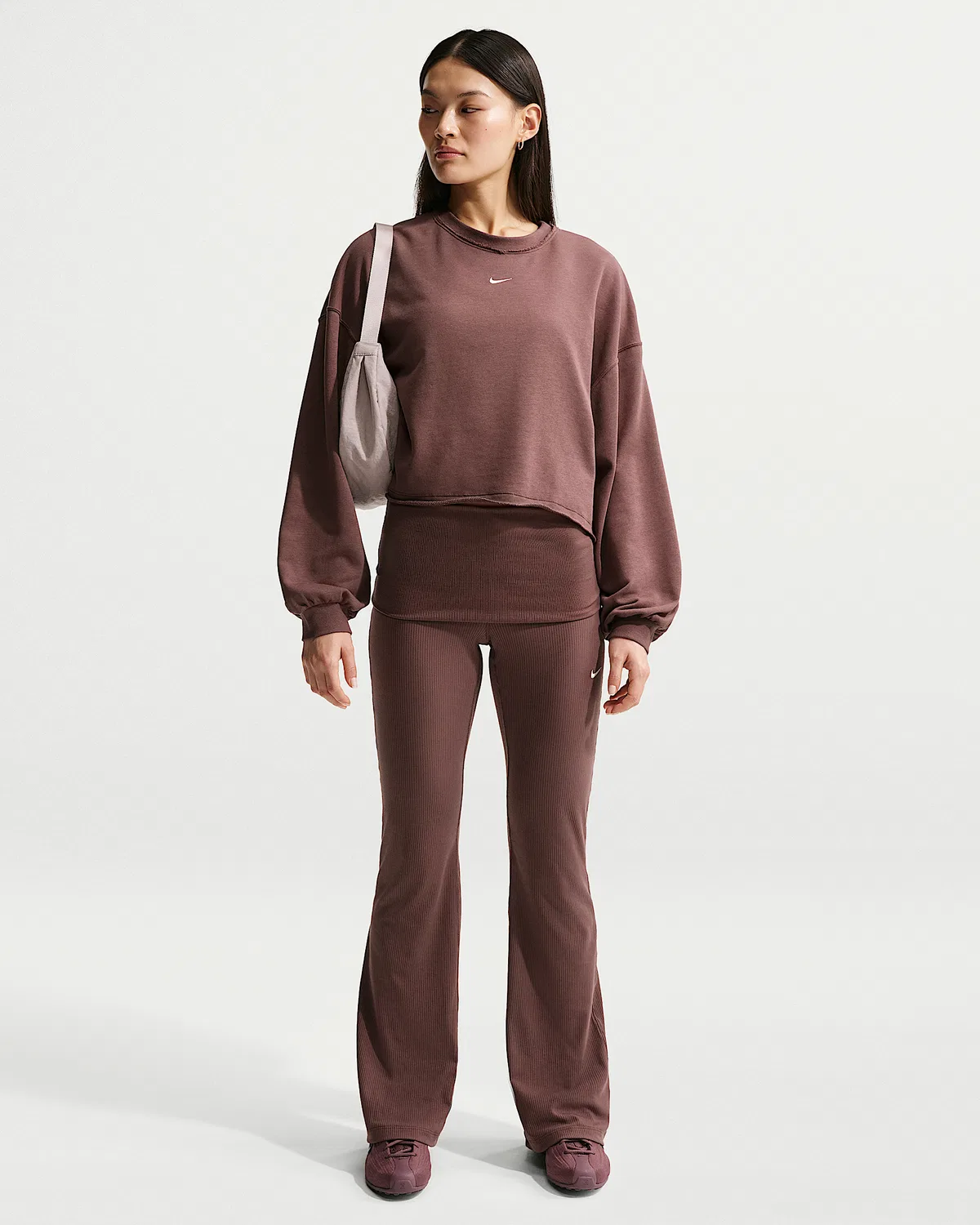 Женская оверсайз футболка с круглым вырезом Nike Sportswear Chill Terry из французского флиса, Tattoo/Sail — фото 4