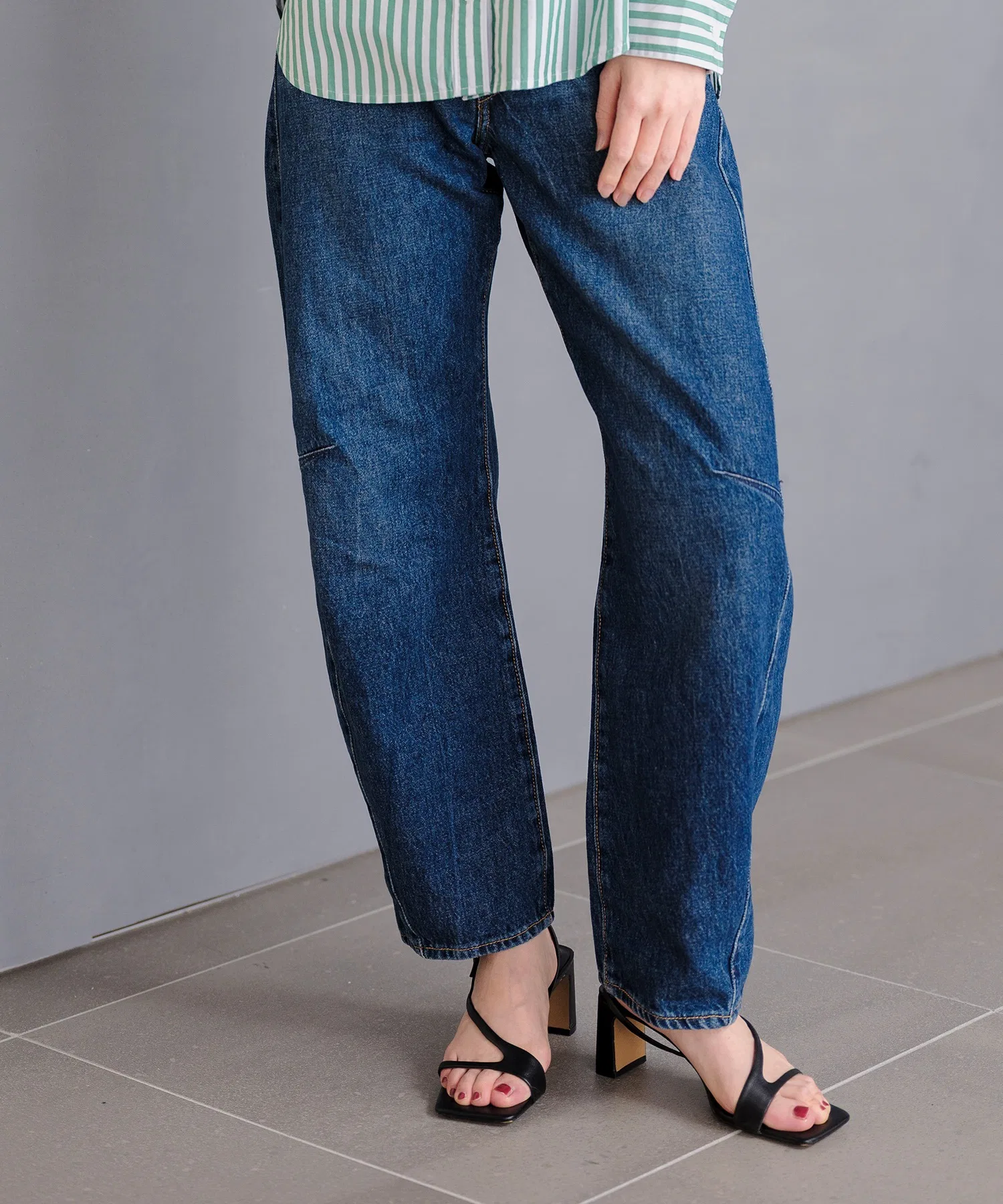 Джинсы Levi's CINCH Barrel, цвет Medium Indigo