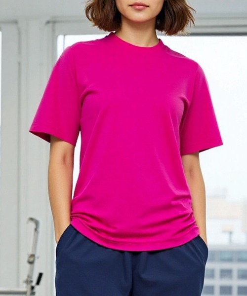 

Спортивная футболка влагоотводящая, быстросохнущая, с защитой от УФ-излучения United Athle, цвет фуксия/розовый