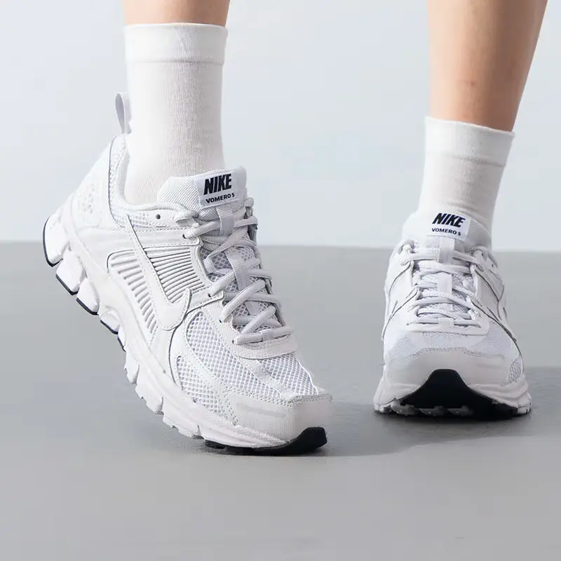 Nike Air Zoom Vomero 5 – Детские кроссовки — фото 4