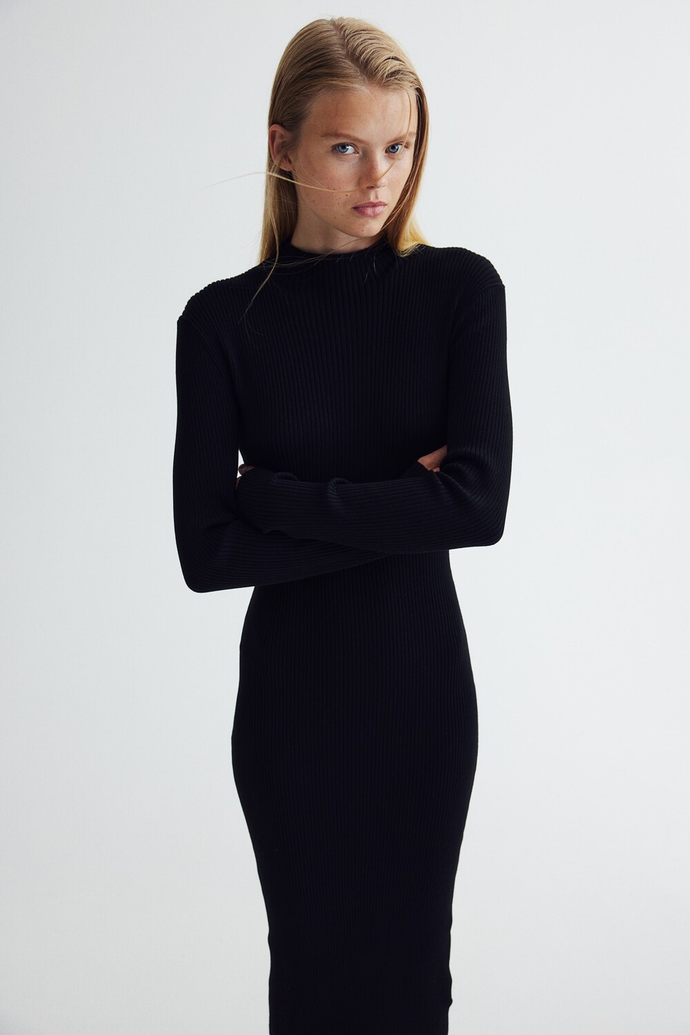 

Платье-Водолазка из трикотажа в рубчик H&M, черный