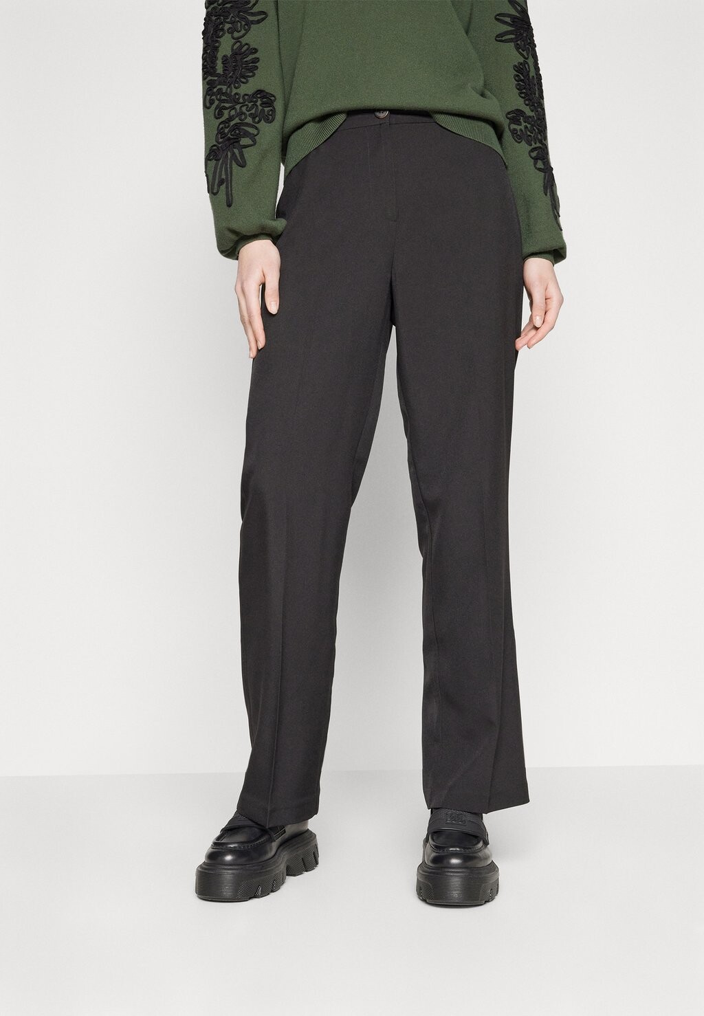 

Брюки RITA MW STRAIGHT Vero Moda, черный