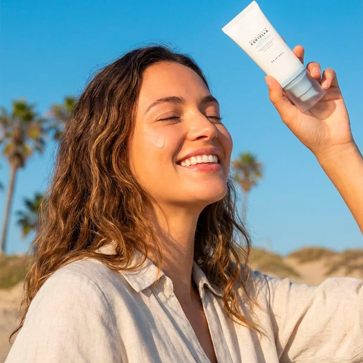 Солнцезащитная сыворотка для лица «Madagascar Centella Hyalu-Cica Water-Fit» SPF50+ PA++++ от SKIN1004 ‎Skin1004 — фото 3