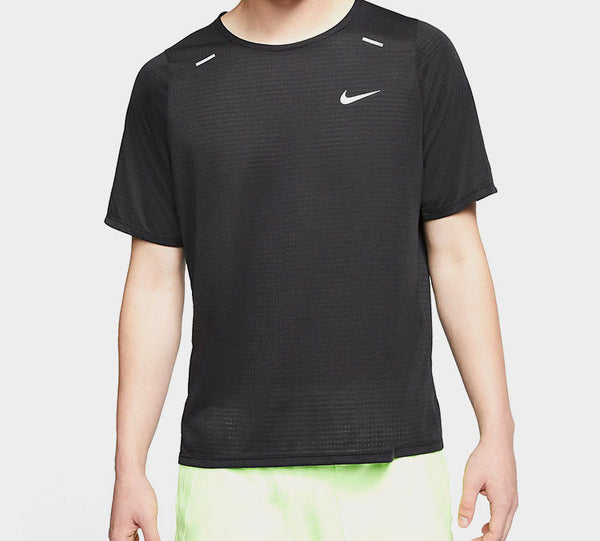 Футболка rise 365 men's running top men black Nike, черный — фото 4