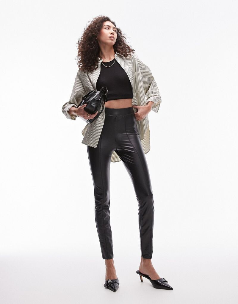 

Черные эластичные брюки из искусственной кожи Topshop