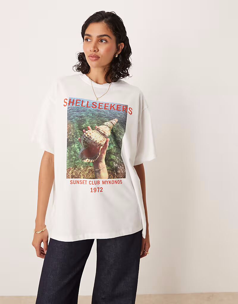 

Футболка ASOS DESIN oversize с принтом ракушечных охотников ASOS DESIGN