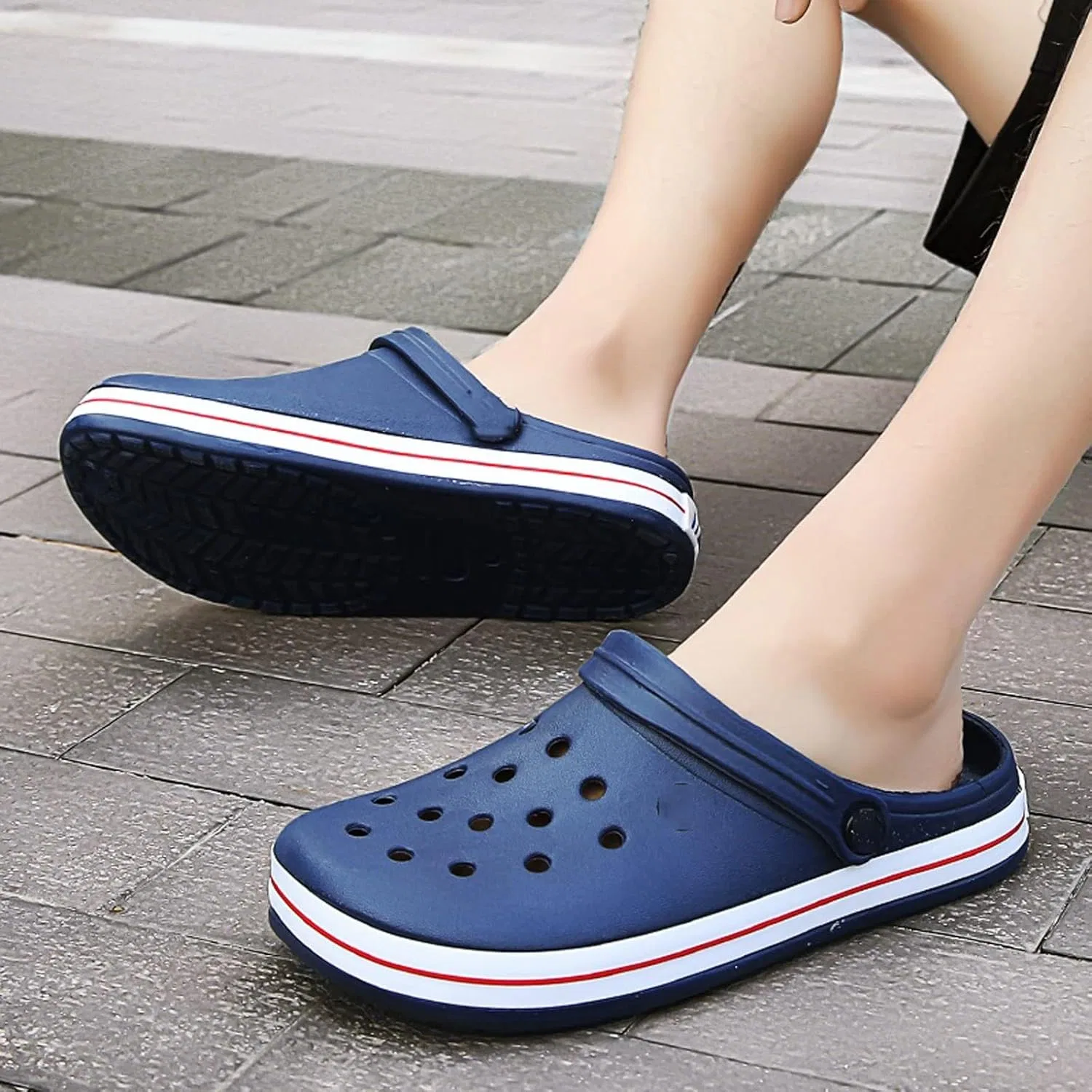 Generic Мужские сандалии Sandalen für Männer Sommer Hole Strand Sport Frauen Slip-on-Schuhe weibliche mannliche Clogs Klassische Wasser Mulesschwarz, 7,5 UK — фото 3