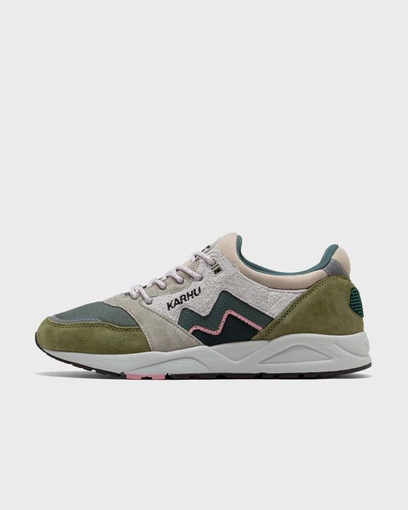 

Кроссовки Karhu Aria 95 Sphagnum, цвет darkforest