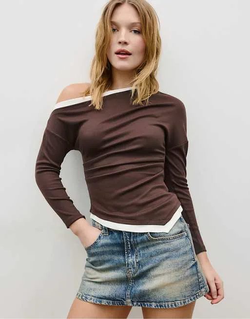 

Коричневая двухслойная асимметричная футболка с длинными рукавами Stradivarius, Коричневый, Коричневая двухслойная асимметричная футболка с длинными рукавами Stradivarius