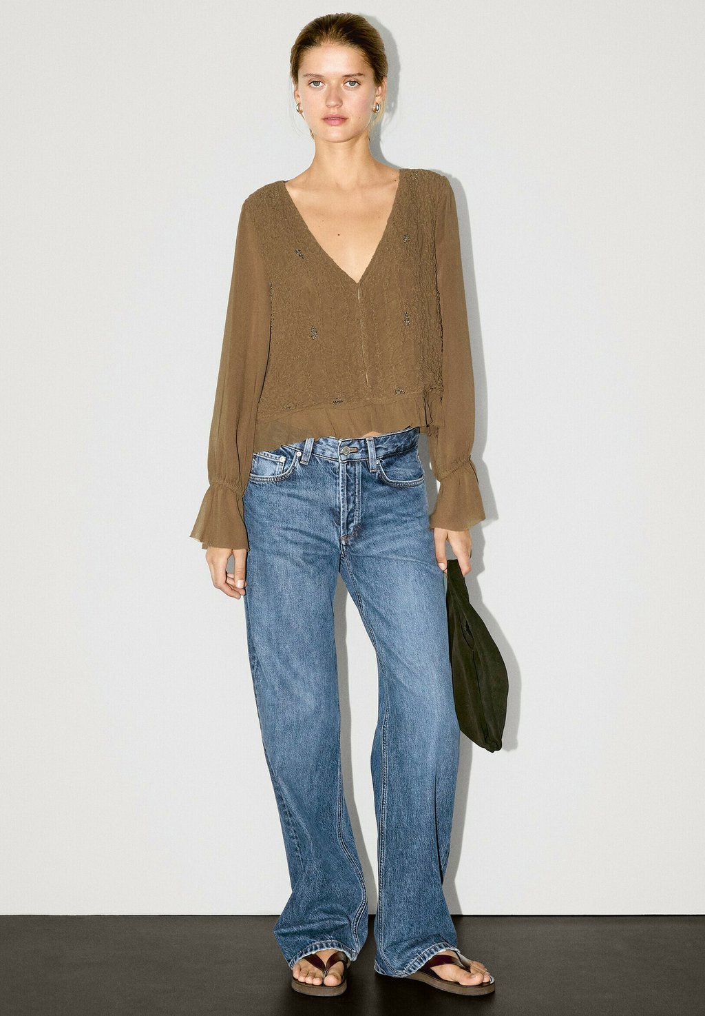 

Блуза TEXTURED WITH RUFFLES Massimo Dutti, хаки