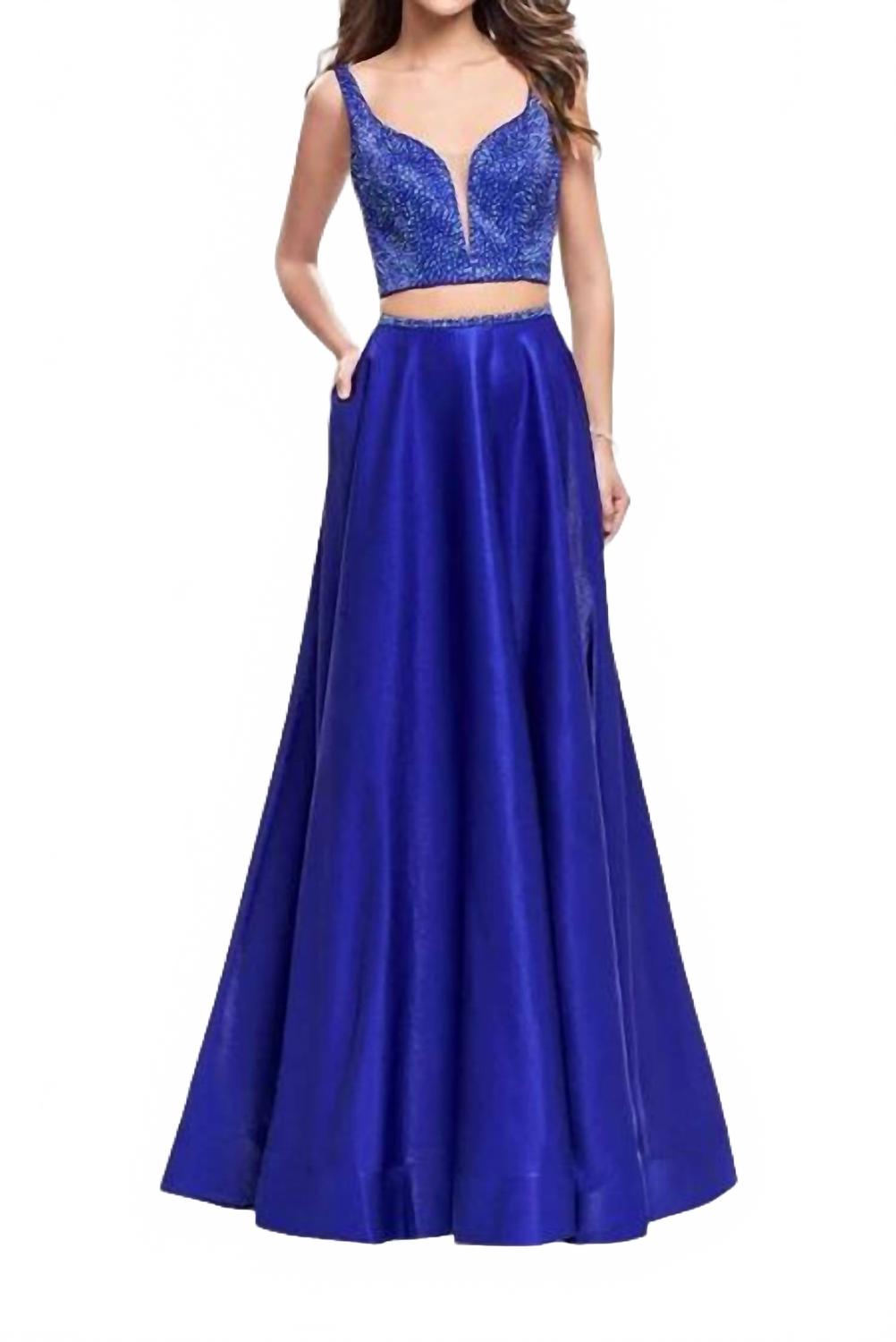 

Двухкомпонентное платье-футляр в сапфирово-синем цвете La Femme