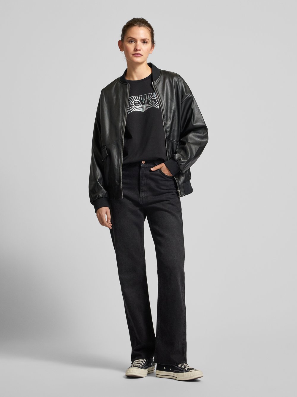 

Футболка с этикеткой Levi's, черный