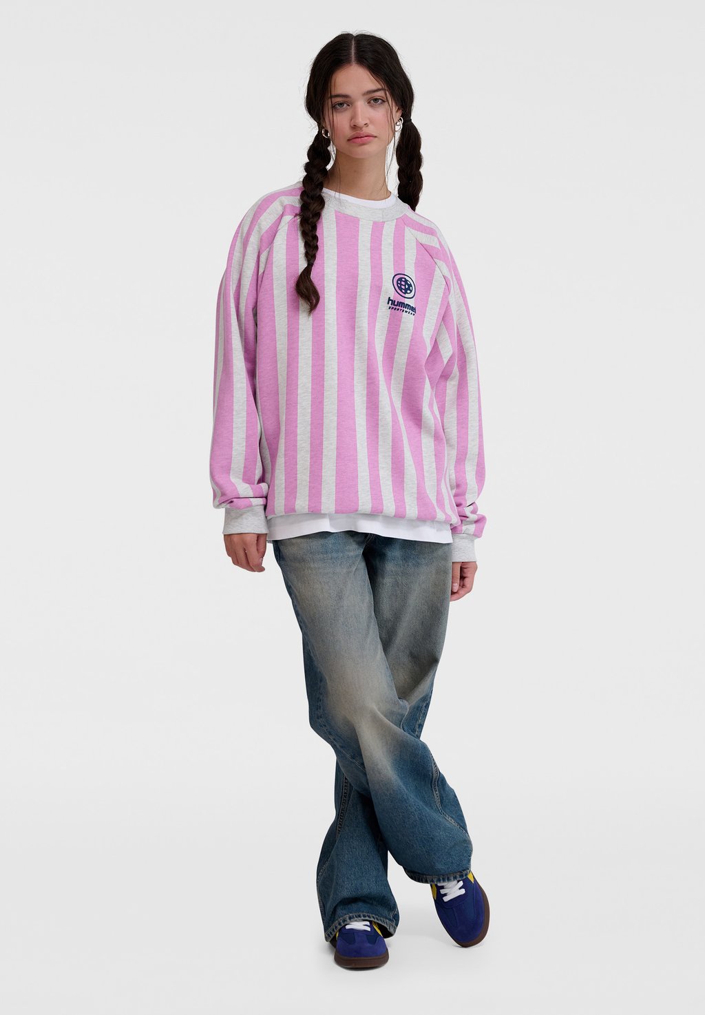 

Толстовка CREWNECK SOCCER LOVE Hummel, кремовый
