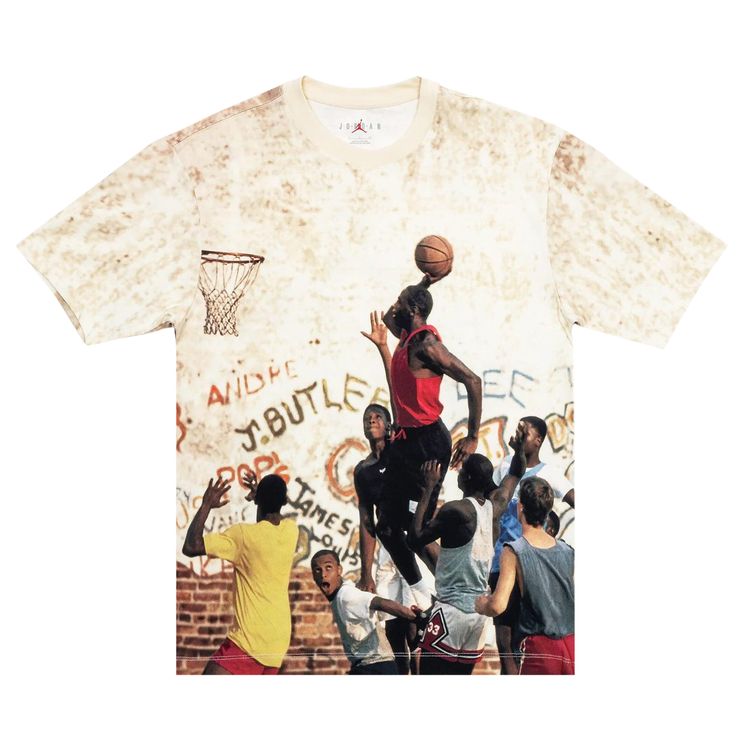 

Футболка Air Jordan 85 Graphic T-Shirt 'Sail/Legend Light Brown/Redstone', красный