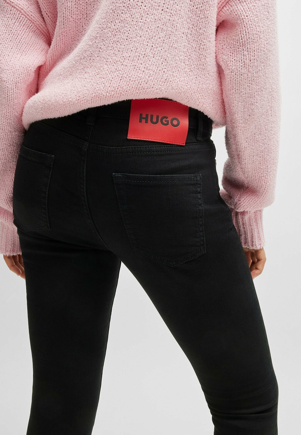 

Джинсы облегающие HUGO, черный