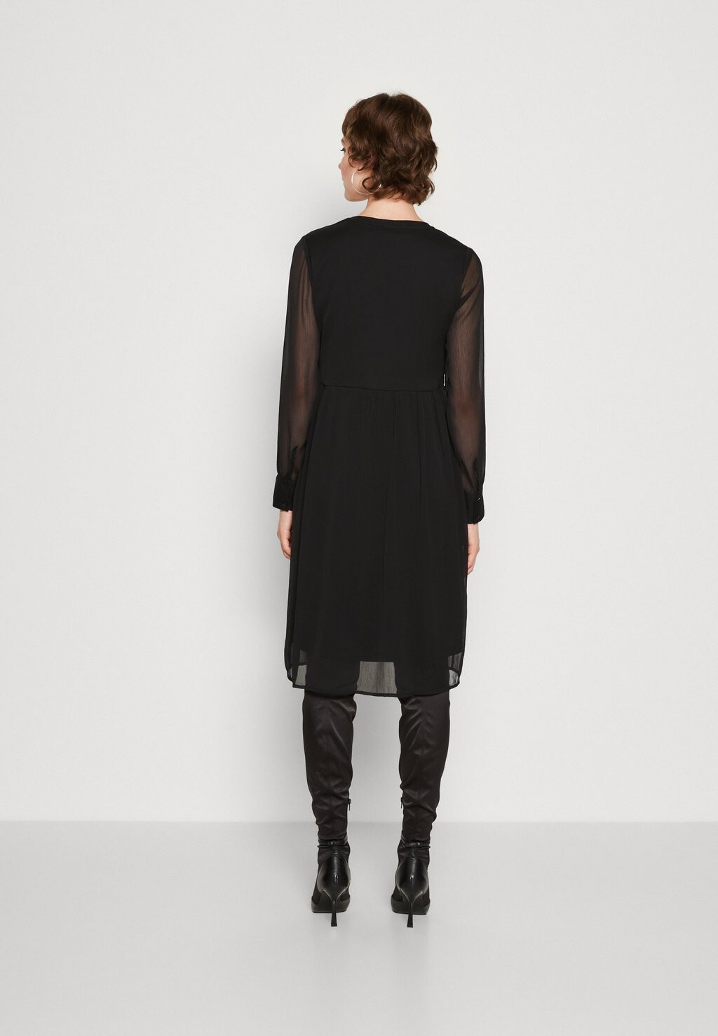 

Платье-рубашка Vifalia V Neck Dress VILA, черное