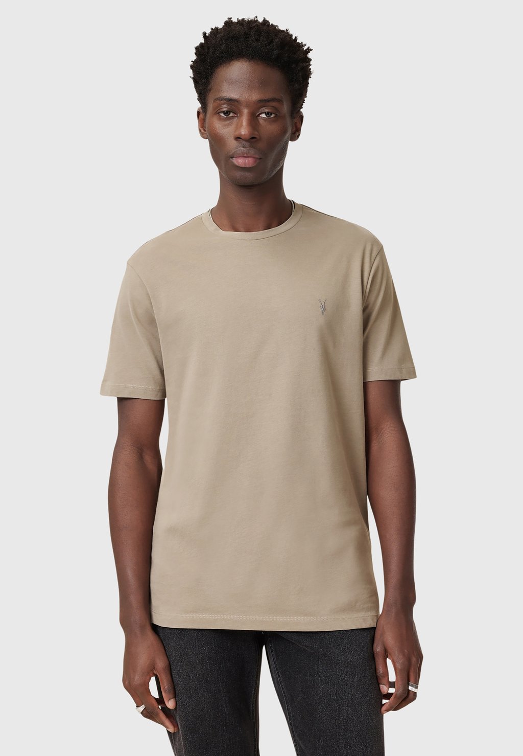 

Базовая футболка BRACE CREW AllSaints, светло-коричневый