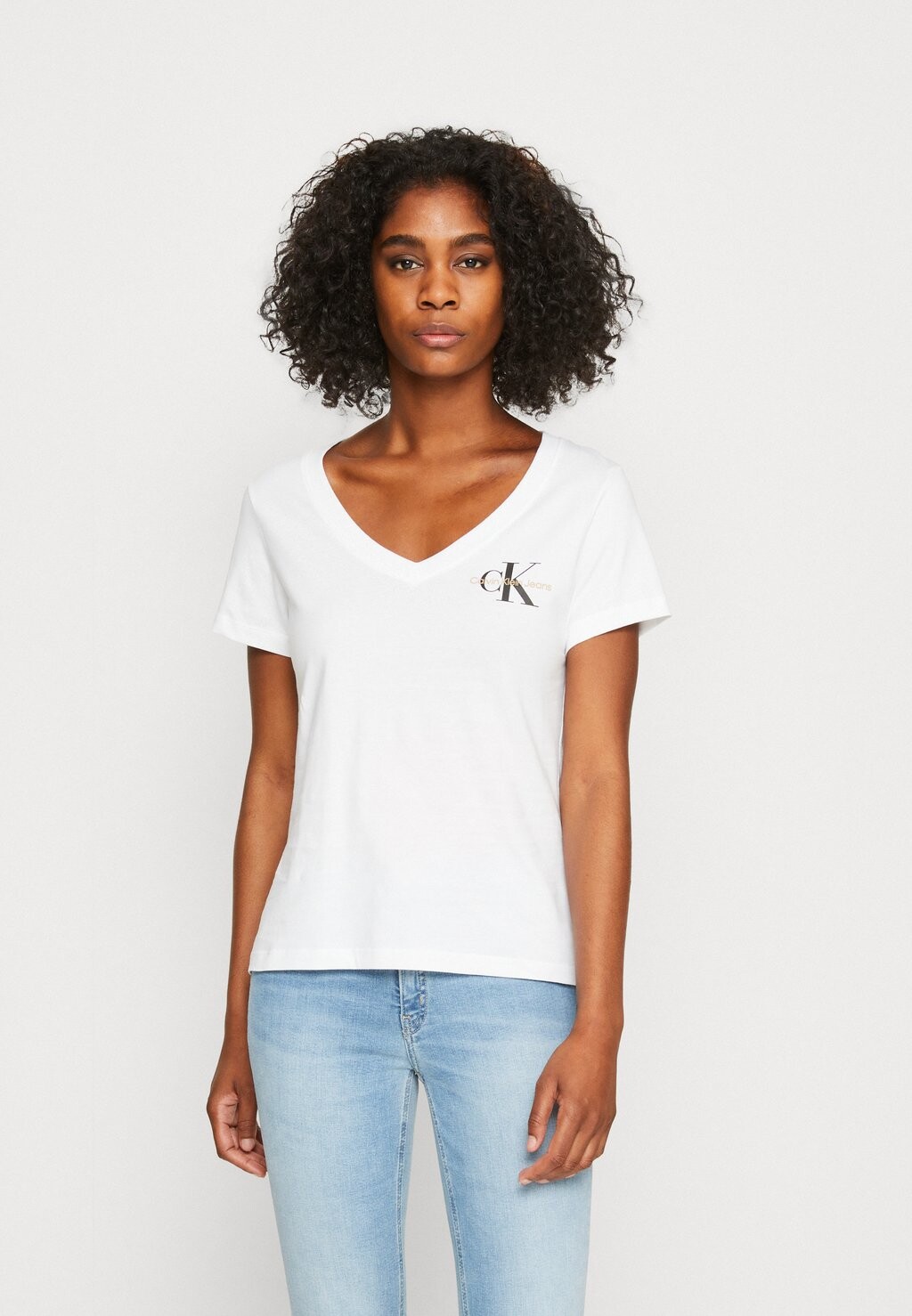 

Базовая футболка ФУТБОЛКА CLASSIC SLIM VNECK TEE Calvin Klein Jeans, белая, Белый, Базовая футболка ФУТБОЛКА CLASSIC SLIM VNECK TEE Calvin Klein Jeans, белая