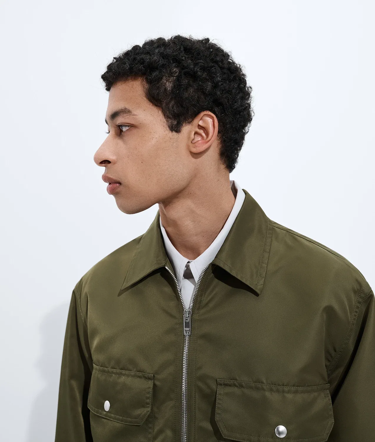 Нейлоновая рубашка-овершот BOTTEGA VENETA, хаки — фото 4