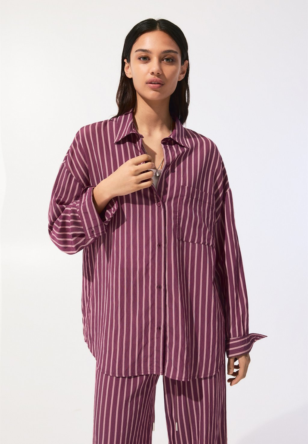 

Блузка на пуговицах PULL&BEAR, темно-красный