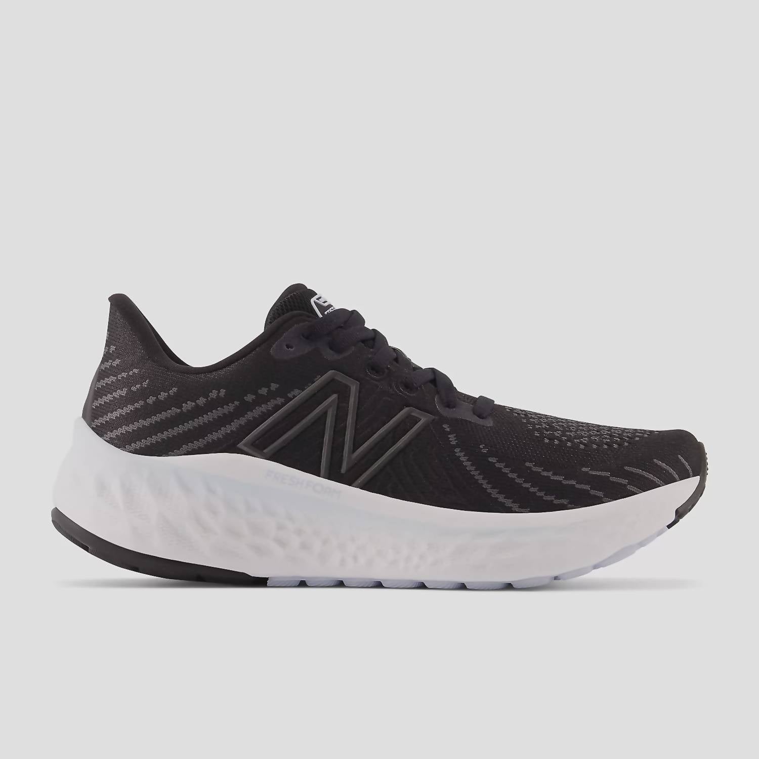 Женские беговые кроссовки Wvngobs5 Vongo в черном цвете New Balance — фото 2