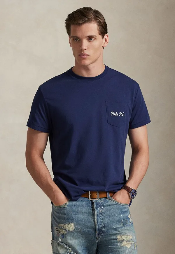 Футболка-Поло приталенного кроя с принтом медведя. Polo Ralph Lauren, Newport Navy-Society Bear — фото 3