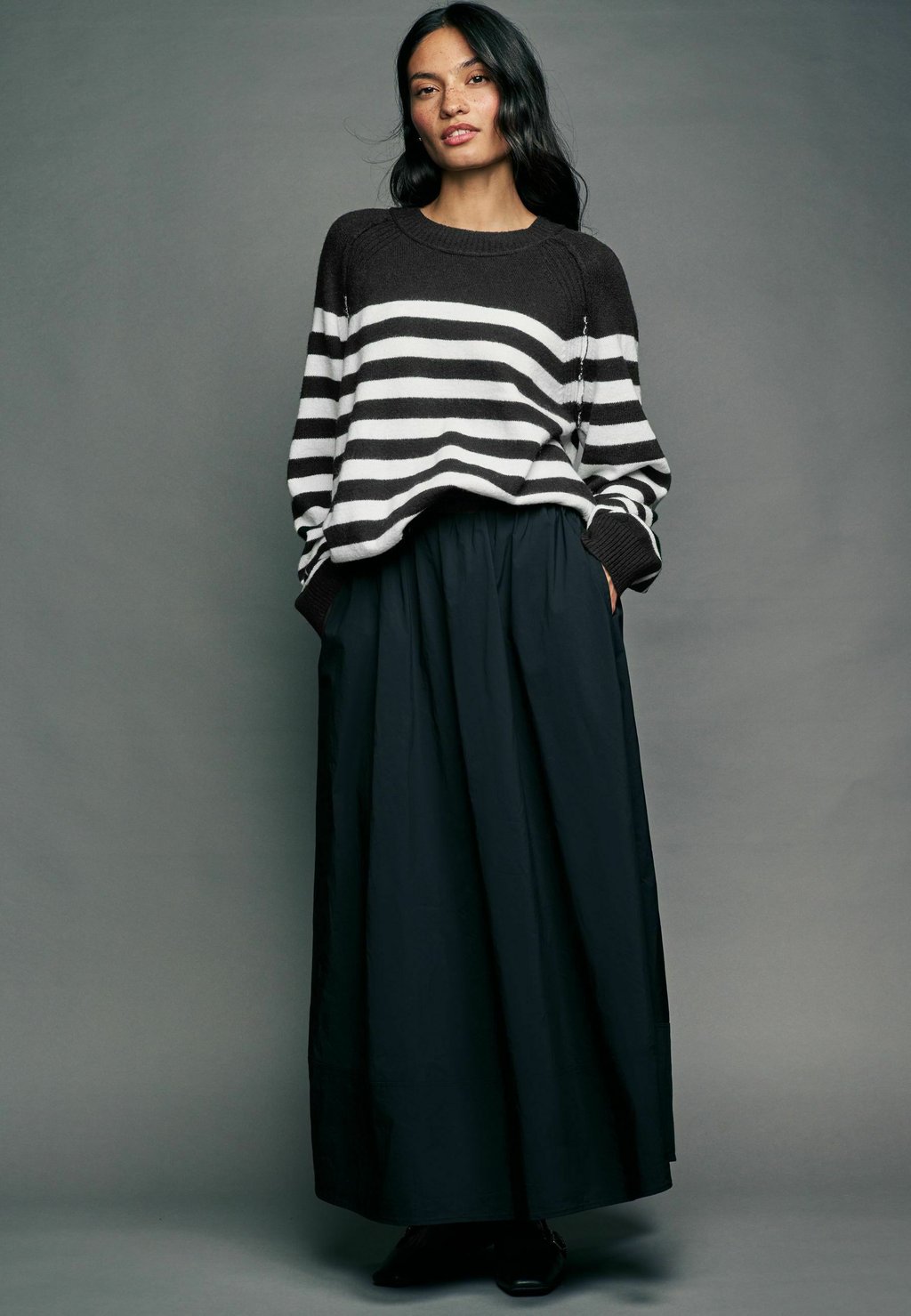 

Джемпер CREW NECK REGULAR FIT Next, черный