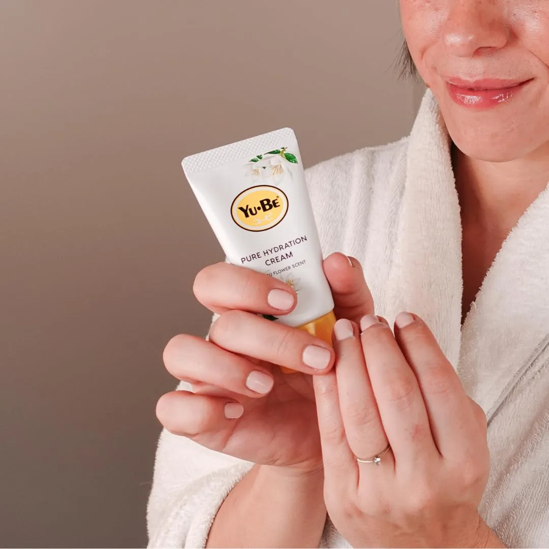 Yu-Be Yuzu Pure Hydration Cream: лосьон для тела и рук - веганский крем для чувствительной и сухой кожи с экстрактом цветов юдзу, увлажняющий днем и ночью, для восстановления потрескавшихся пяток - 3 шт по 40 мл — фото 2