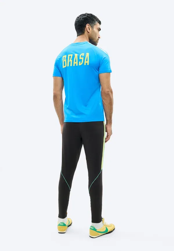 Футболка Nike Performance Brasil Strike, черный/желтый пульс/инфракрасный — фото 3