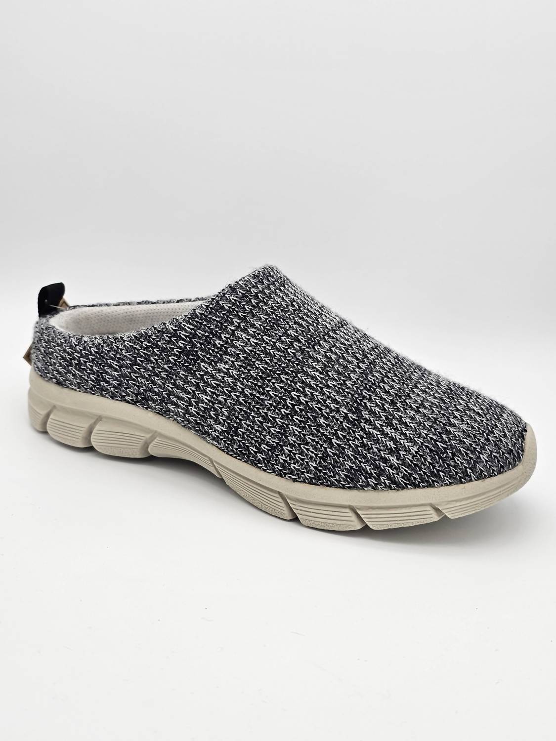 Женские универсальные тапочки Mudgee Wool All Terrain в черном цвете WOOLLOOMOOLOO