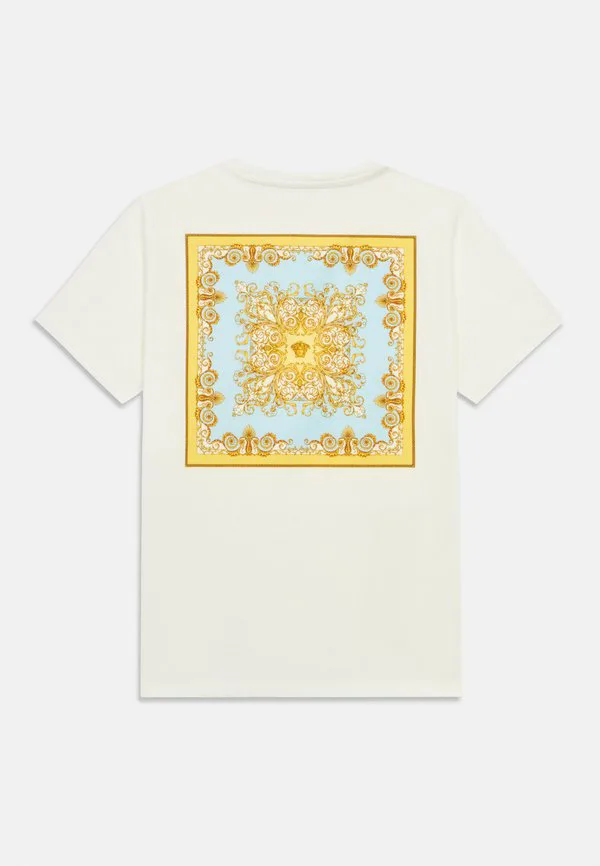 Футболка унисекс с принтом logo barocco ramadan Versace, Bianco/Giallo/Azzurro — фото 2