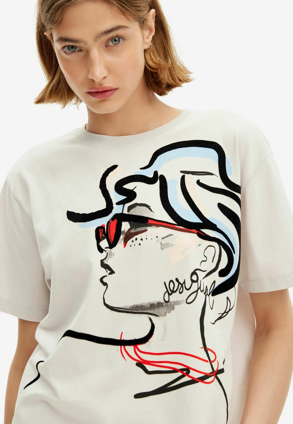 

Принт на футболке WITH ILLUSTRATION Desigual, бежевый