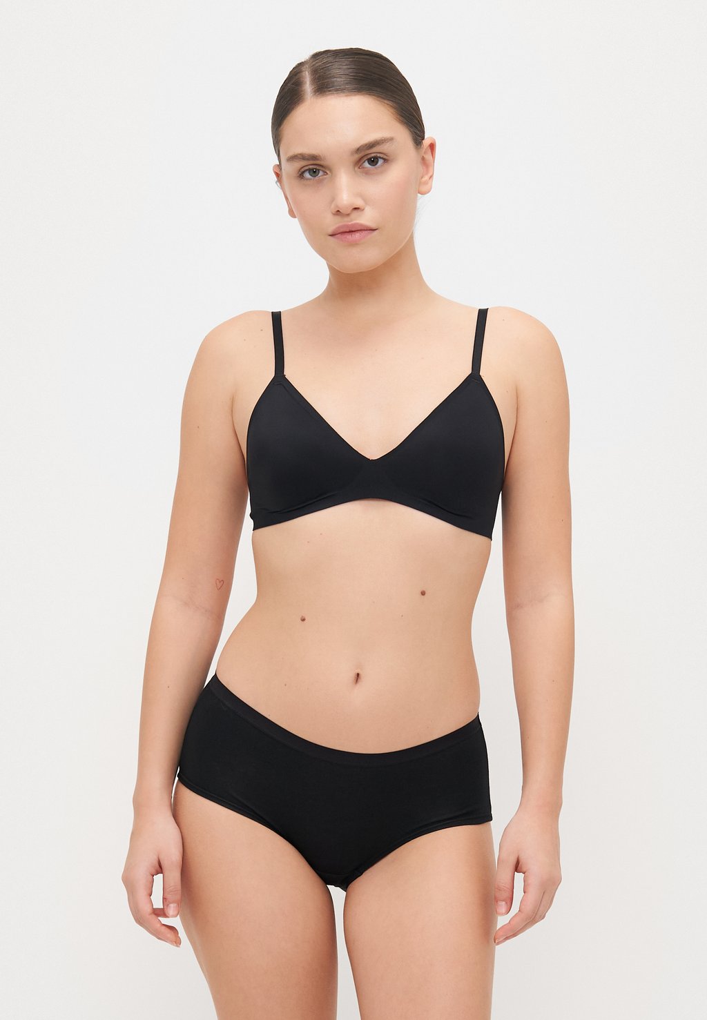 

Трусы CARIN BRIEF 3 PACK Lindex, черный