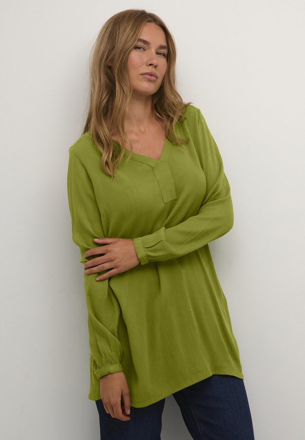 

Туника AMBER V-NECK Kaffe, цвет calla green