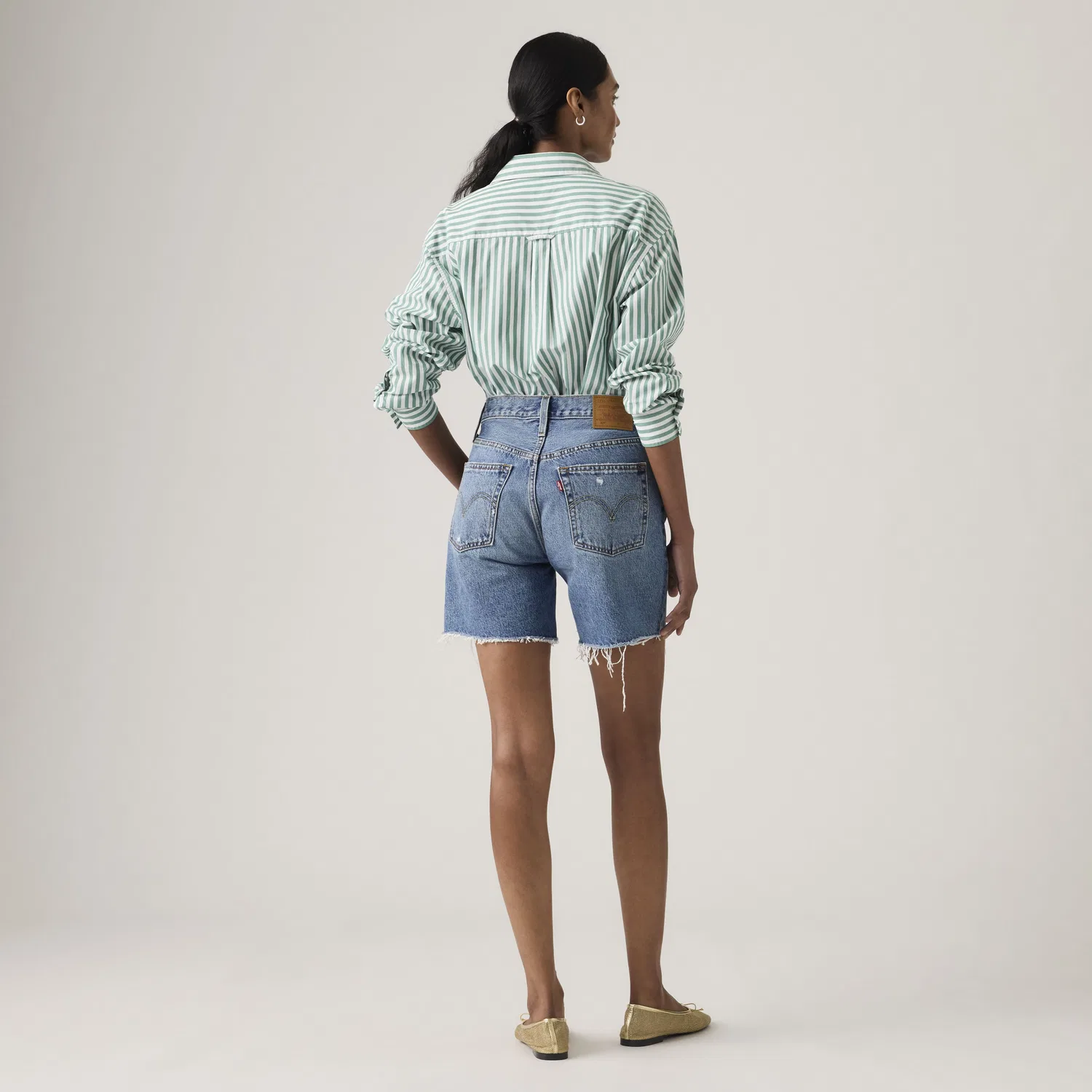 Женские шорты 501 до середины бедра Levi's, Medium Wash — фото 3