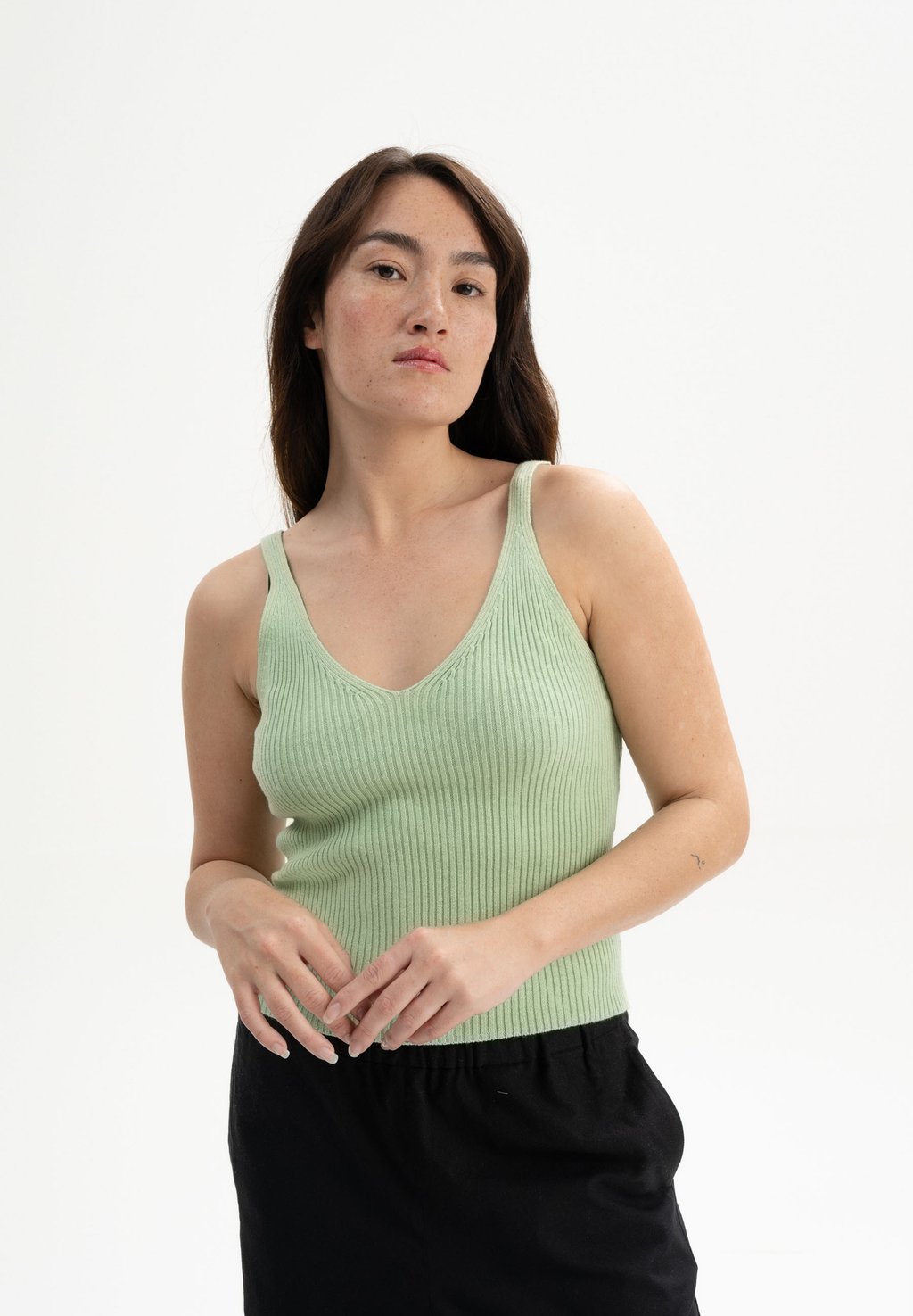 

Топ V-NECK RHADA MELA, светло-зеленый