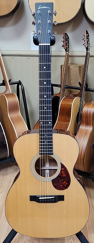 

Акустическая гитара Eastman E10OM-TC Thermal Cured Top