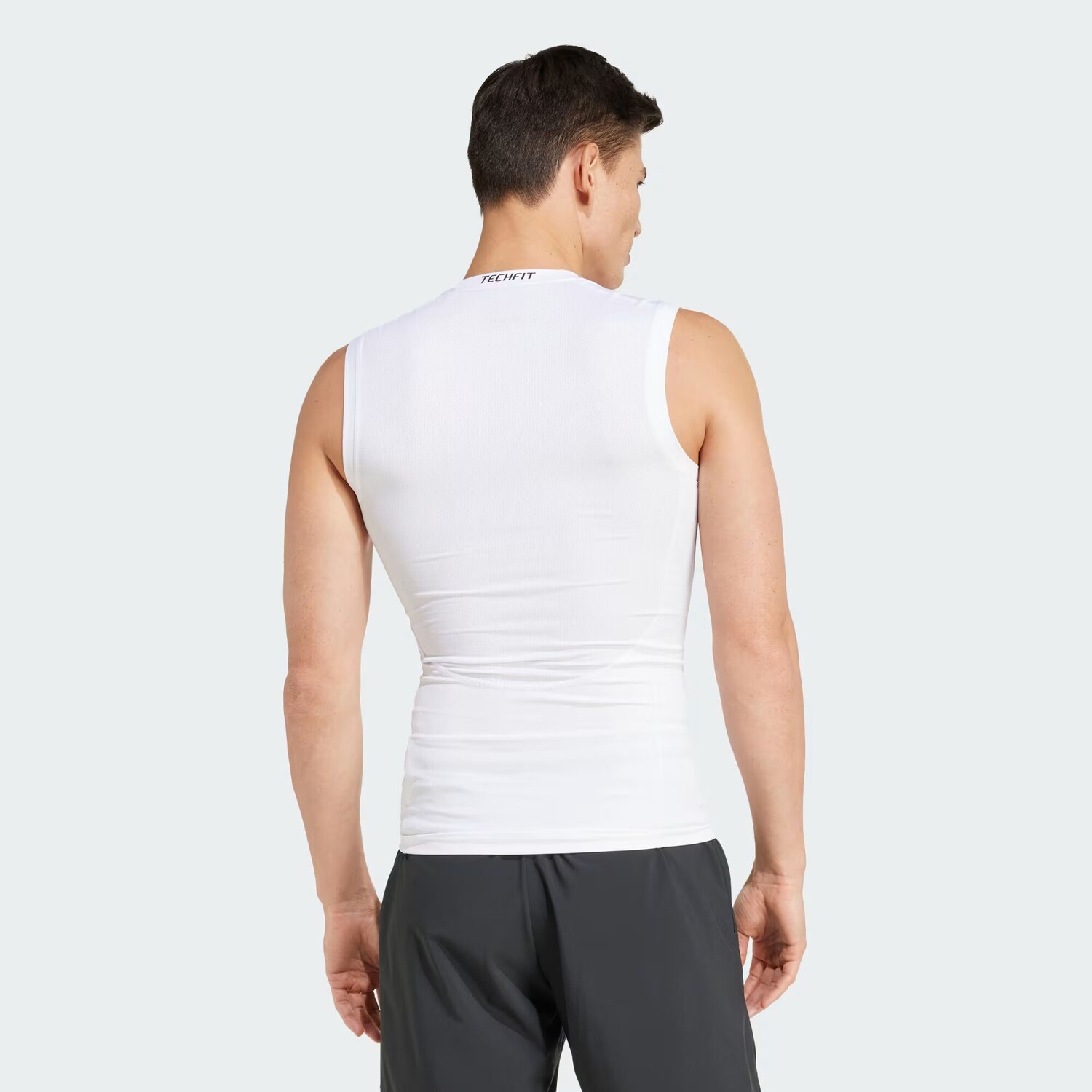 Компрессионная футболка без рукавов для тренировок Techfit Adidas, цвет White — фото 2