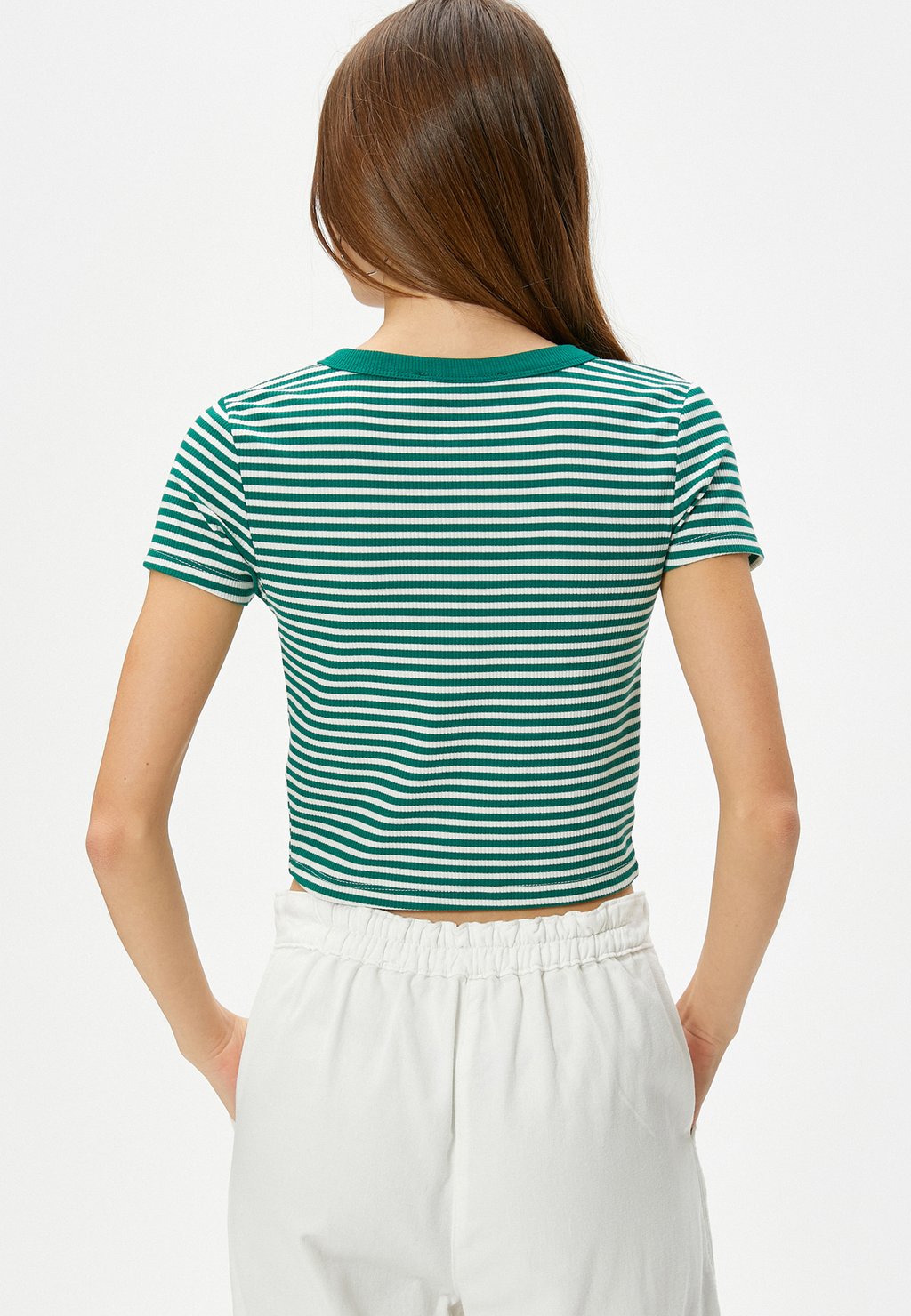 

Футболка с принтом CROP SHORT SLEEVE CREW NECK EMBROIDERED Koton, зеленый