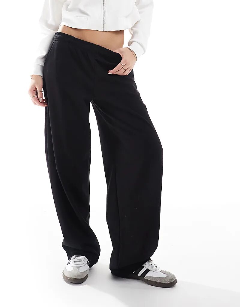 

Balloon Jogger в черном цвете Stradivarius