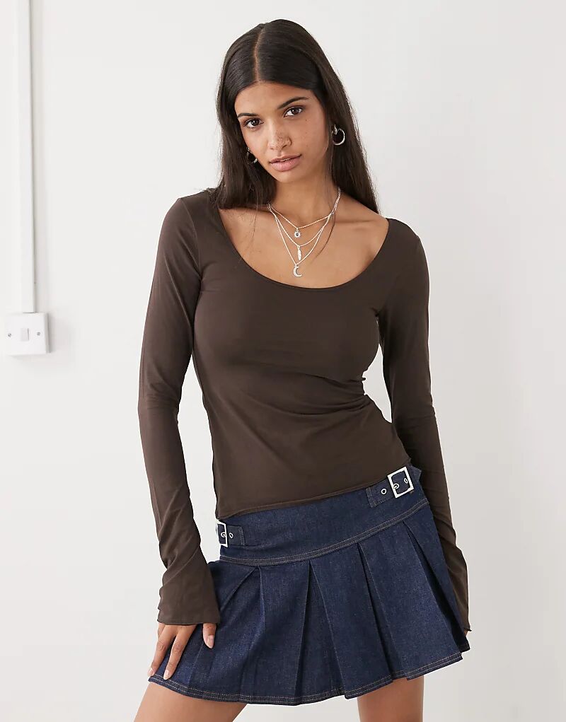 

Лонгслив Monki с длинными рукавами и круглым вырезом, шоколадно-коричневого цвета