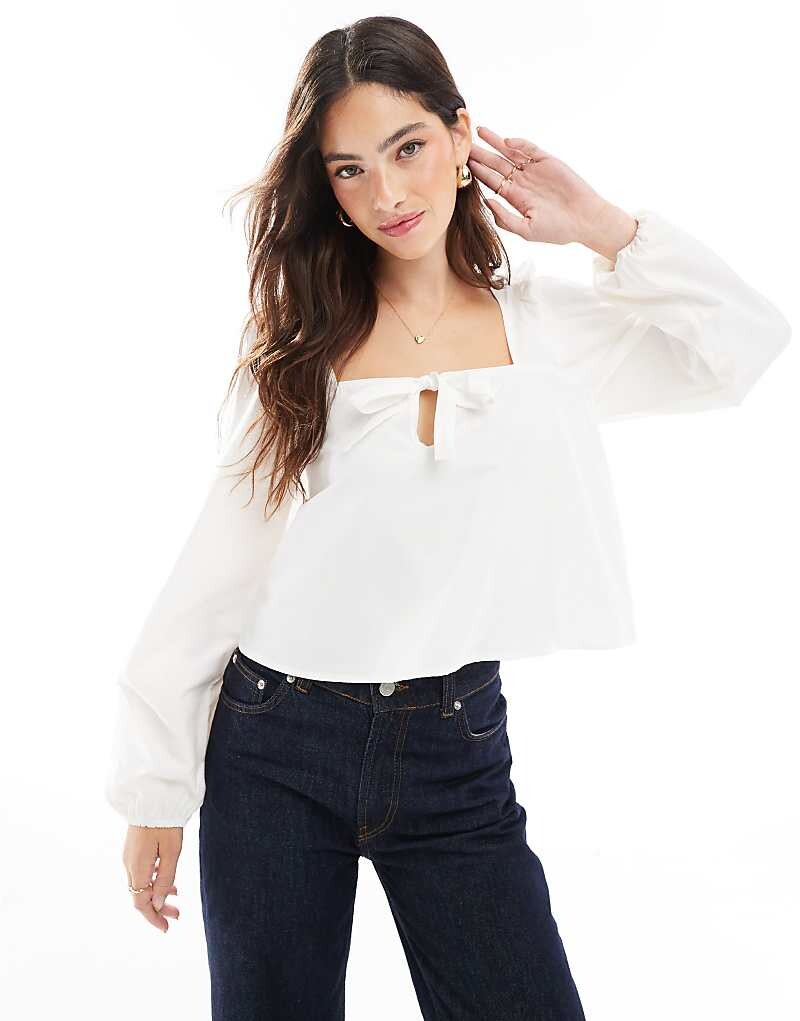 

ASOS DESIGN – блузка из поплина цвета экрю с галстуком-бабочкой спереди