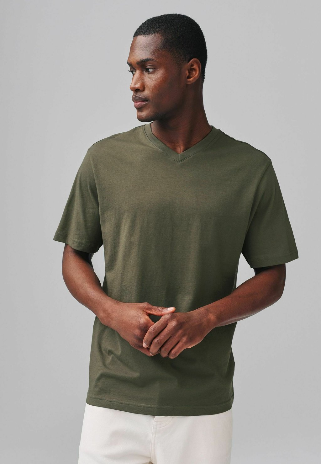 

Базовая футболка V-NECK Next, зеленый