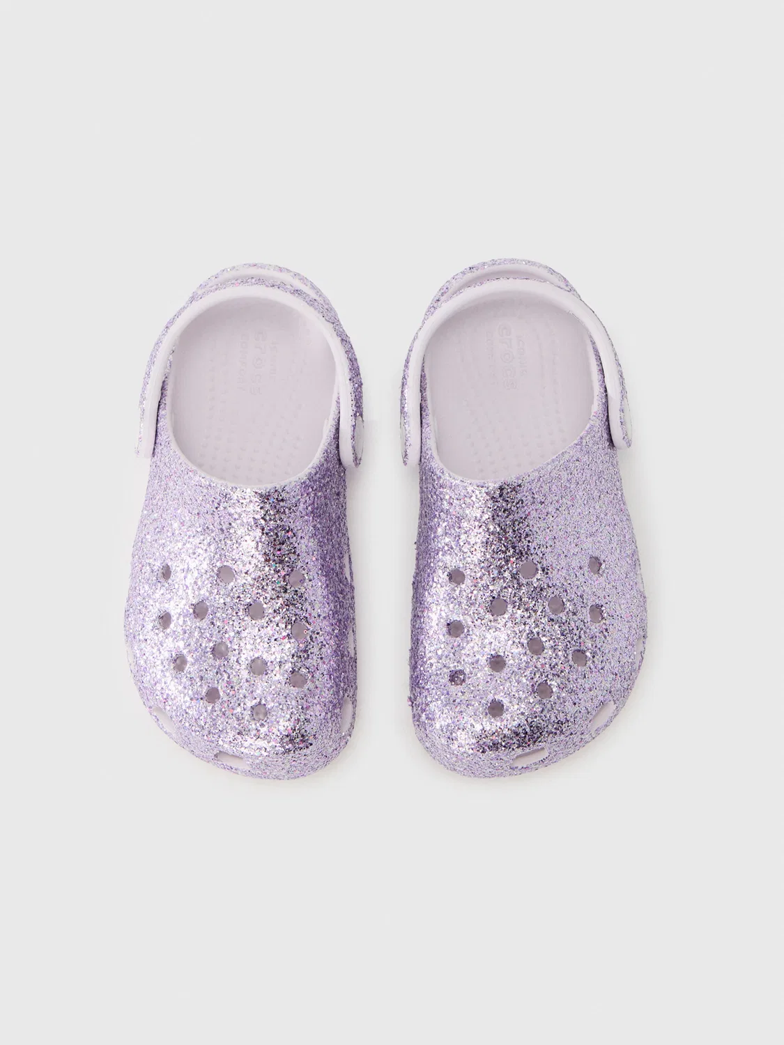 Сандалии Crocs Classic лавандового цвета — фото 3