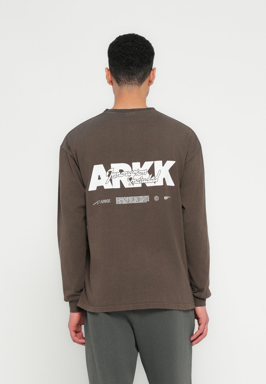 

Топ ARKK Copenhagen LONG SLEEVE UNISEX, Faded Brown/Brown