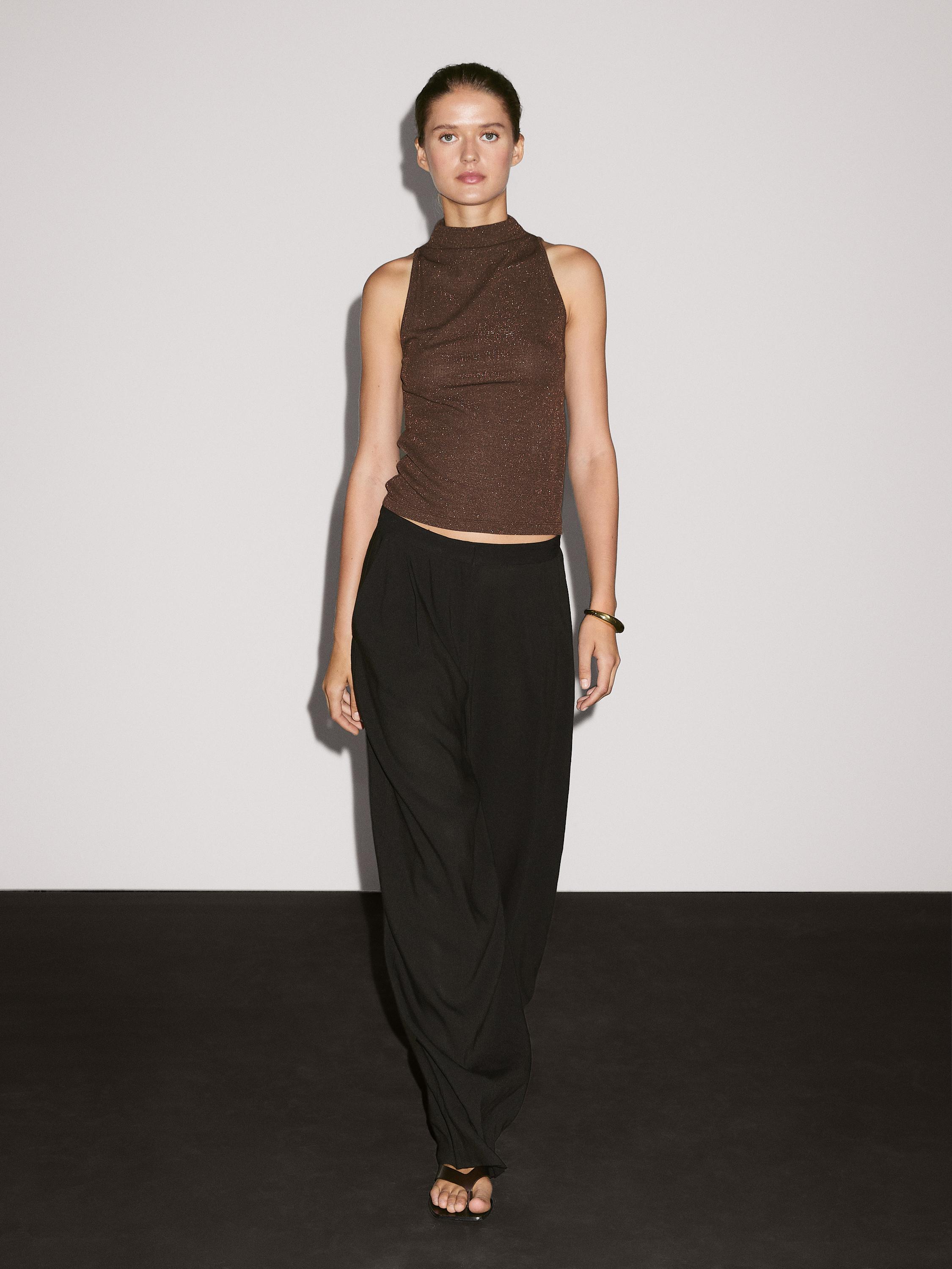 

Топ с металлическим эффектом и воротником-халтер Massimo Dutti, коричневый