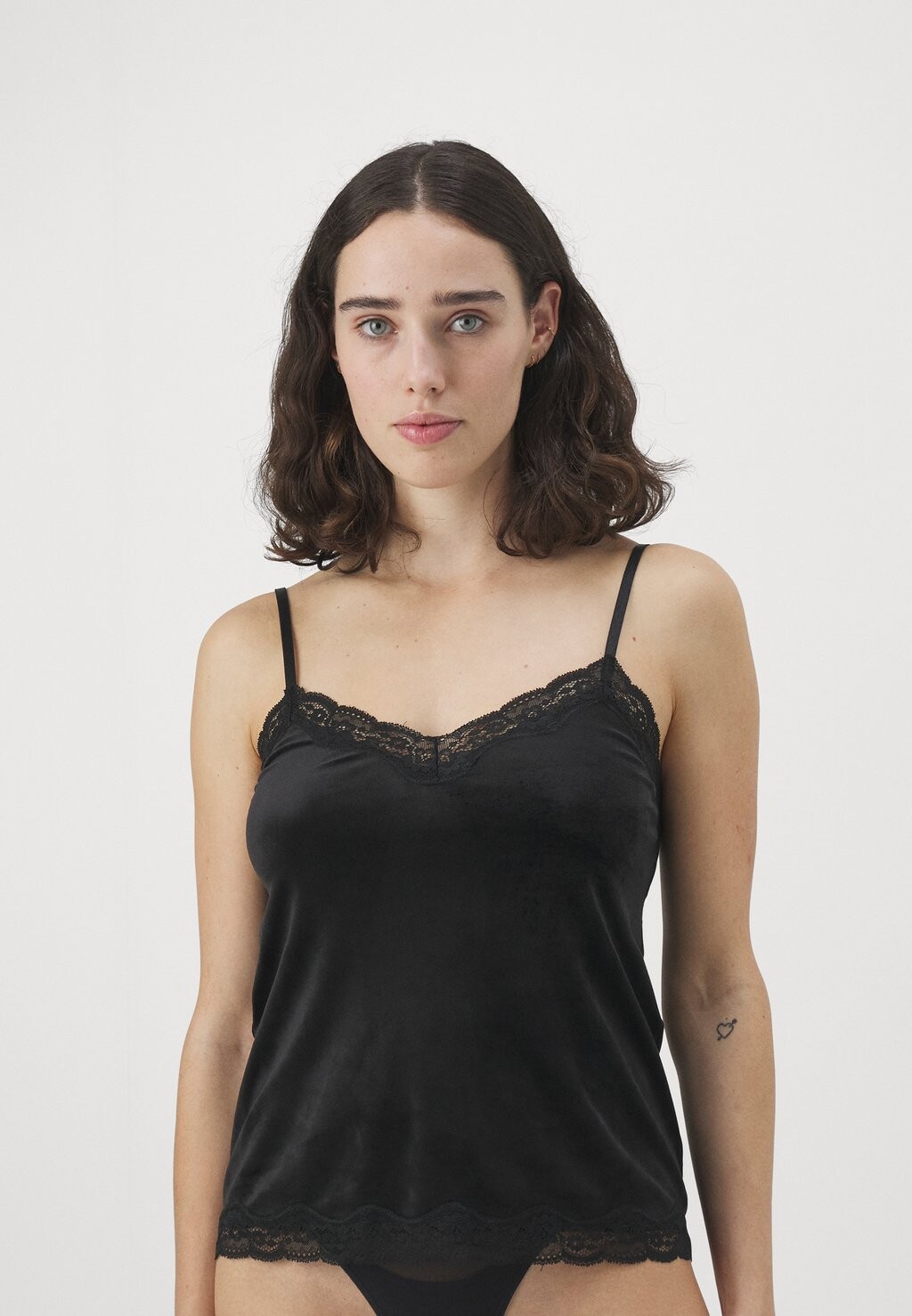 

Пижамный топ CAMI SCALLOP Hunkemöller, черный